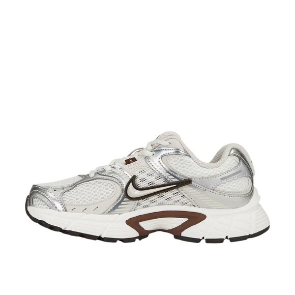 Nike V5 Runner Sneaker in Sail Light Orewood Fauna Brown & Phantom 6.5 New Women - Picture 5 of 17